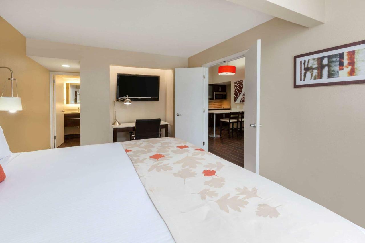 ฮอว์ทอร์น สวีท บาย วินด์แฮม ดีทรอยต์ เซาท์ฟิลด์ Hotel ภายนอก รูปภาพ
